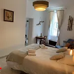 Echoppe Ancienne Boutique De Cordonnier Avec Jardin Prive *