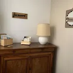 Apartament Echoppe Ancienne Boutique De Cordonnier Avec Jardin Prive Aubeterre-sur-Dronne