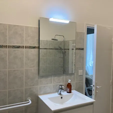 Echoppe Ancienne Boutique De Cordonnier Avec Jardin Prive Aubeterre-sur-Dronne