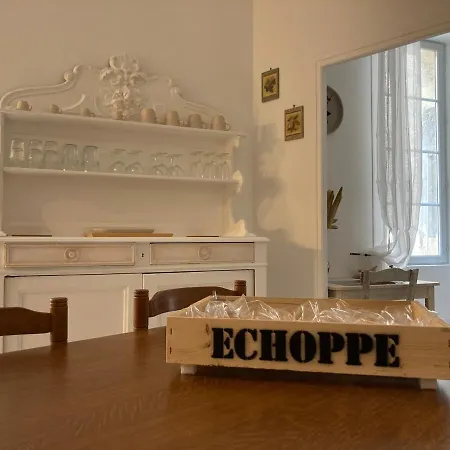 Echoppe Ancienne Boutique De Cordonnier Avec Jardin Prive Aubeterre-sur-Dronne