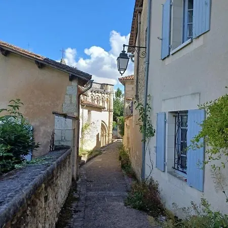 Apartament Echoppe Ancienne Boutique De Cordonnier Avec Jardin Prive