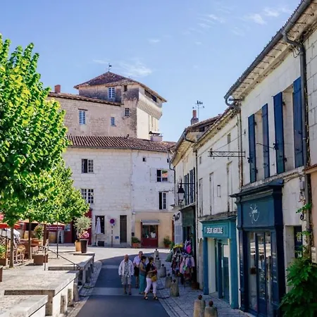 Echoppe Ancienne Boutique De Cordonnier Avec Jardin Prive *