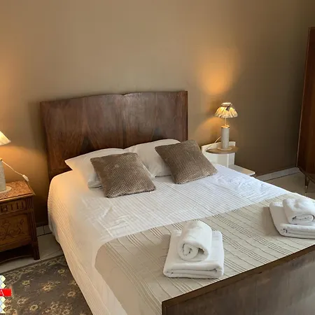 Appartement Echoppe Ancienne Boutique De Cordonnier Avec Jardin Privé