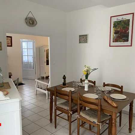 Διαμέρισμα Echoppe Ancienne Boutique De Cordonnier Avec Jardin Prive *