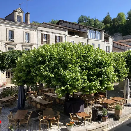 Echoppe Ancienne Boutique De Cordonnier Avec Jardin Prive *