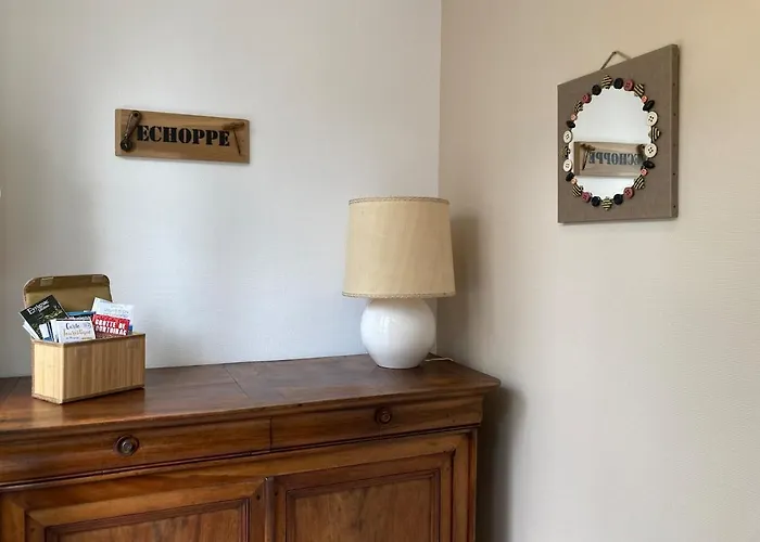 Apartamento Echoppe Ancienne Boutique De Cordonnier Avec Jardin Privé Aubeterre-sur-Dronne