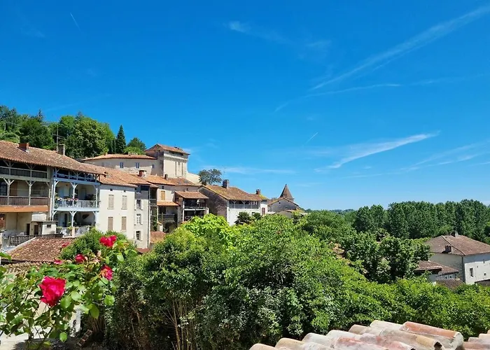 Apartamento Echoppe Ancienne Boutique De Cordonnier Avec Jardin Privé Aubeterre-sur-Dronne