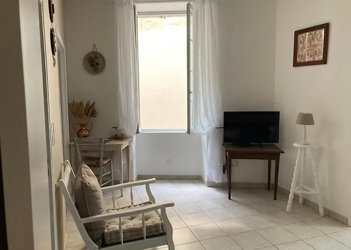 Echoppe Ancienne Boutique De Cordonnier Avec Jardin Prive Aubeterre-sur-Dronne