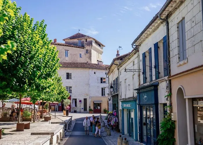 Echoppe Ancienne Boutique De Cordonnier Avec Jardin Prive *