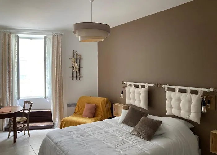 Echoppe Ancienne Boutique De Cordonnier Avec Jardin Privé Apartamento *